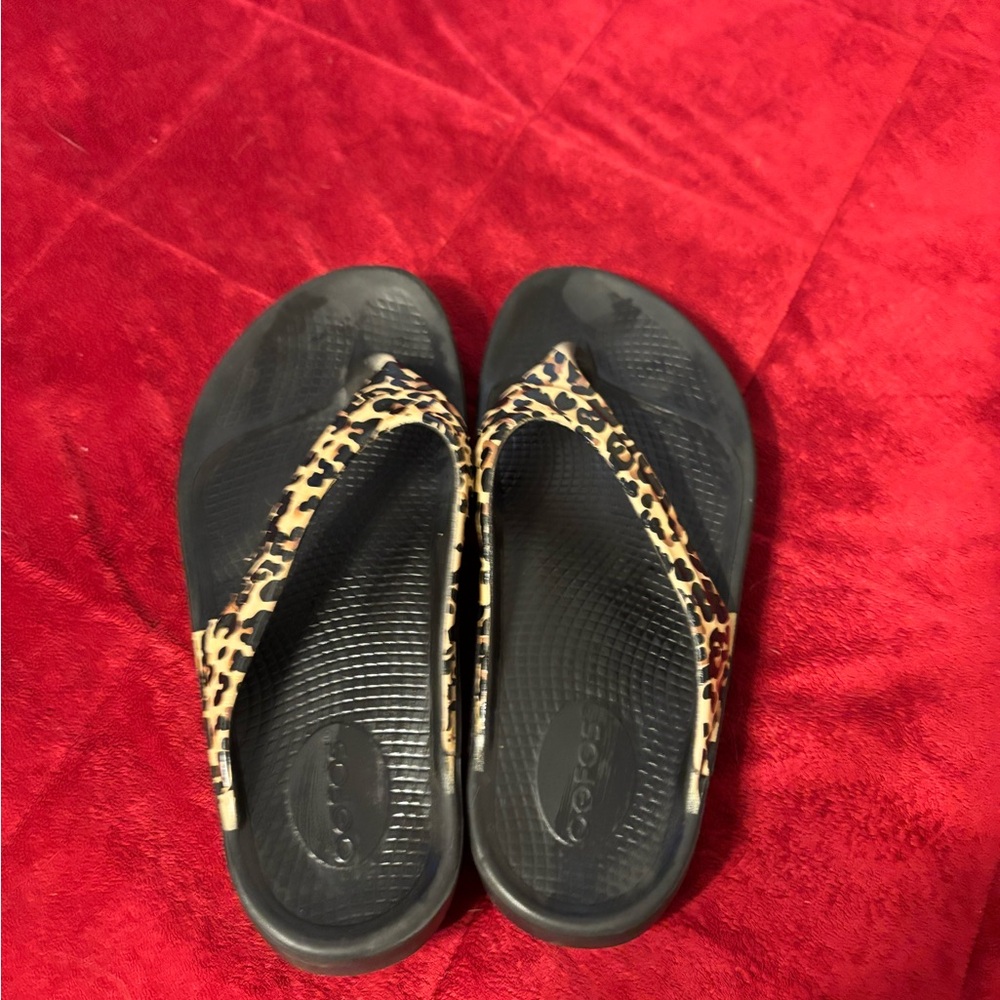 OOFOS Black Sandals with Leopard Print Strap - Picture 3 of 5